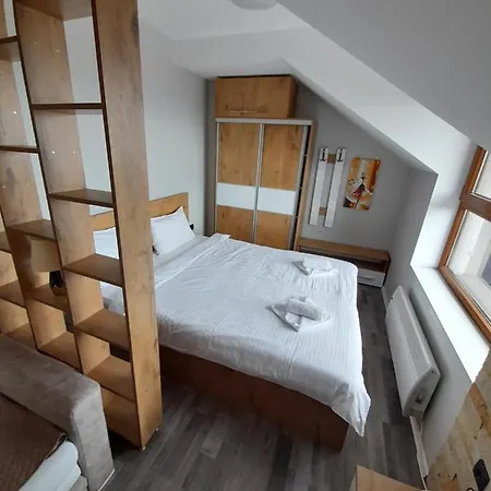 Milmari, Resort, Premier A52 & Parking Garage Free Apartmán Kopaonik