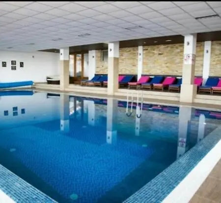 Milmari, Resort, Premier A52 & Parking Garage Free Kopaonik